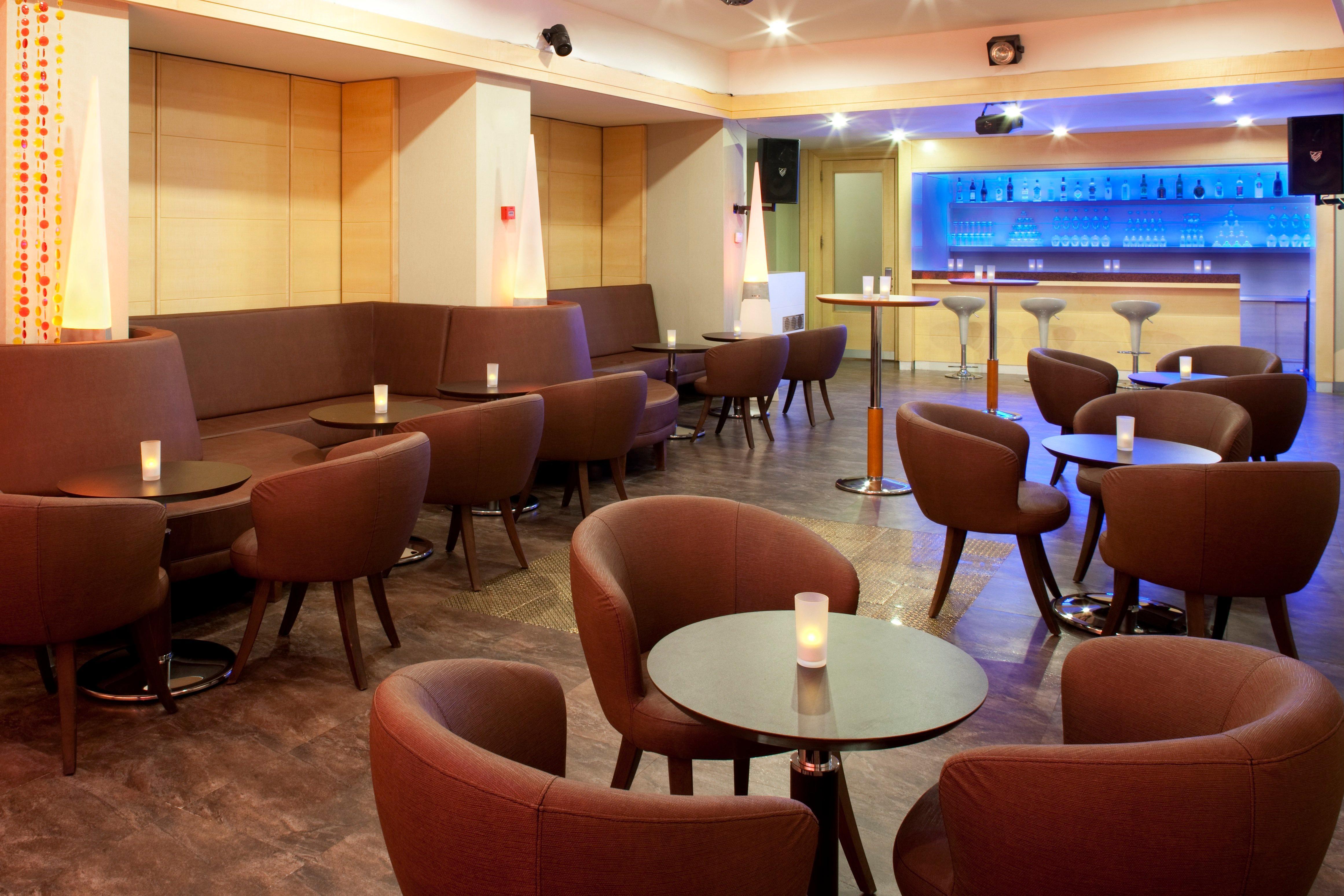 Holiday Inn Istanbul City By Ihg Eksteriør bilde The bar at the 2008 Berlinale