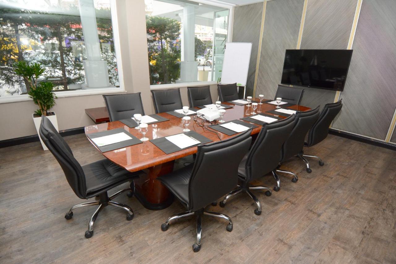 Holiday Inn Istanbul City By Ihg Eksteriør bilde A boardroom table